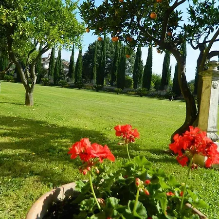 Lucilla Bed & Breakfast